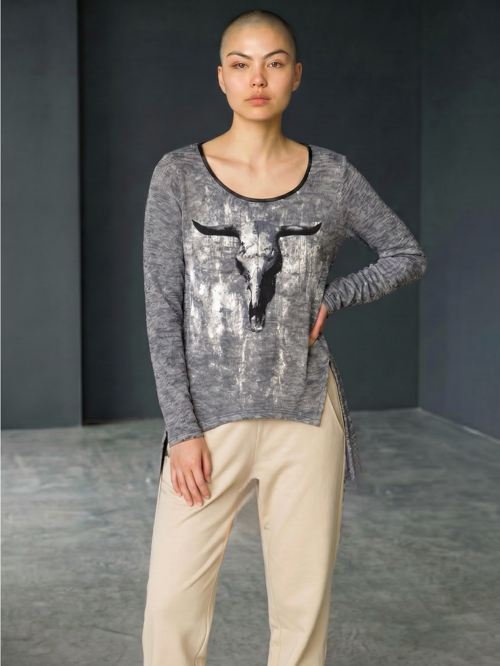 Rock & Republic Gray Long Sleeve Bull Skull Knit Top Size M